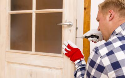 Is That Garage Door Repair Professional Deserving of Your Trust?